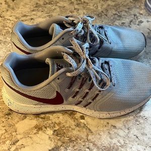 Grey/maroon, womens nike running shoes, size 9